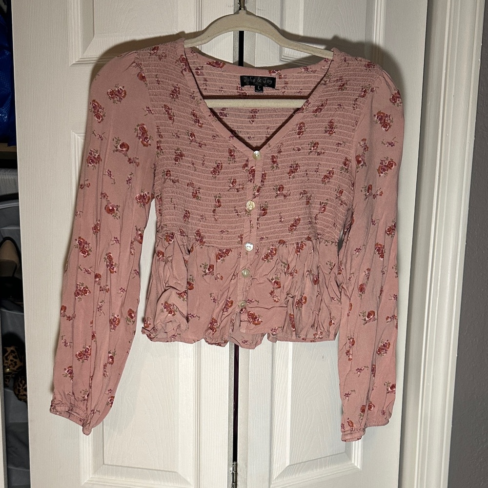 Elegant Floral Blouse with Smocked Detail